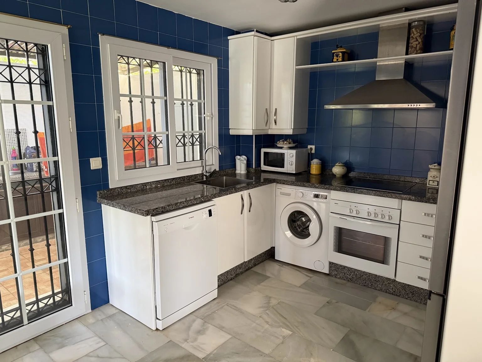 Fully equipped kitchen